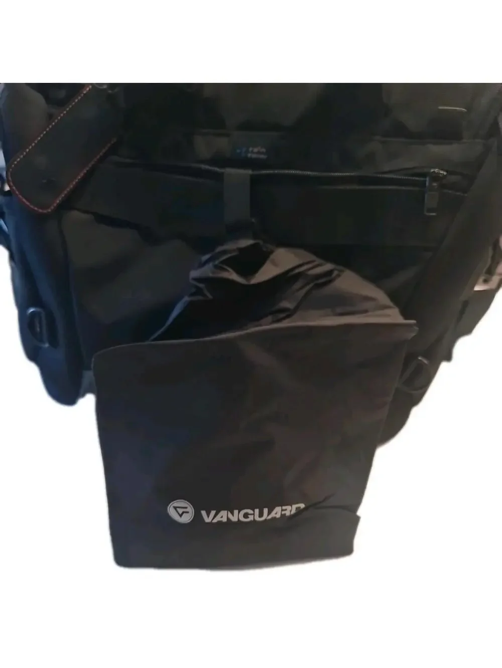 Vanguard The Heralder 33 Camera Bag Black